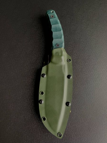 Etching Tiger Trapper - Multi-Purpose, Compact Knife (Emerald Handle, Colored Scabbard)