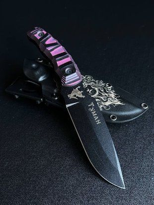 Tiger Hunter &ndash; a hunting knife for those who hunt with a predatory nature (black polymer, black-pink handle, black scabbard)