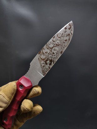 Tiger Hunter: Tourist Knife, Strength and Accuracy for the Traveler (etching, pink handle, black scabbard)