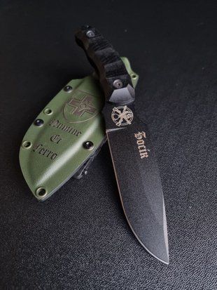 Tiger Hunter &ndash; a hunting knife for those who hunt with a predator's instinct (black polymer, black handle, colored scabbard)