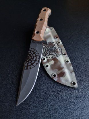 "Shchedryk" - a handmade hunting knife for those looking for a balance between tradition (etching, cappuccino handle, camouflage sheath)