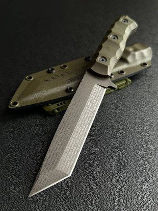 "Tanto" &ndash; A knife made for travel and adventure (etching, olive handle, olive scabbard)