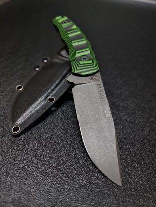 "Yarchuk" &ndash; Tourist knife for conquering new horizons (etching, black-green handle, black scabbard)
