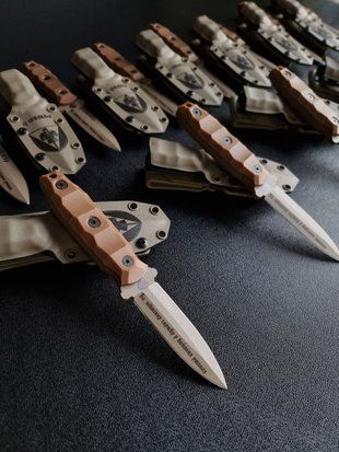 Sirko Knife &mdash; 17th Mechanized Brigade Engraving, tan polymer blade, cappuccino micarta, tan sheath, 360&deg; swivel