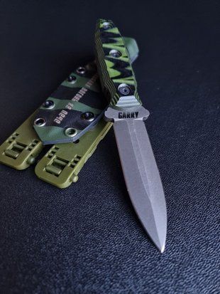"Sirko" &ndash; Tourist knife for new discoveries (etching, black-green handle, colored scabbard)