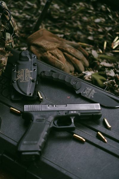 Tactical Knife "Yarchuck" | Black Micarta, Wolf Engraving
