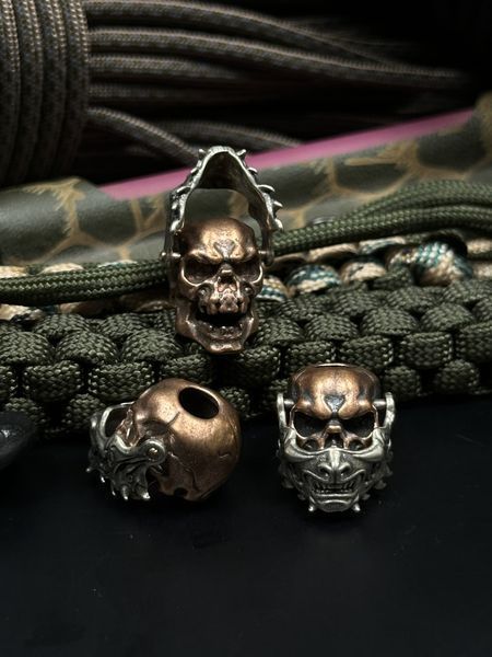 Paracord lanyard with brass bead &ldquo;Skull in Hannya Mask&rdquo;