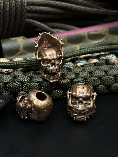 Paracord lanyard with brass bead &ldquo;Skull in Hannya Mask&rdquo;