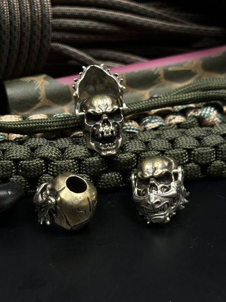 Paracord lanyard with brass bead &ldquo;Skull in Hannya Mask&rdquo;