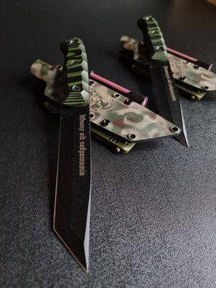 "Tanto" &ndash; Hunting knife for confident decisions (black polymer, black-green handle, camouflage sheath)