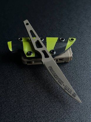 Sikorsky &ndash; skeleton knives for lightness, endurance and engineering precision (etching, colored scabbards)
