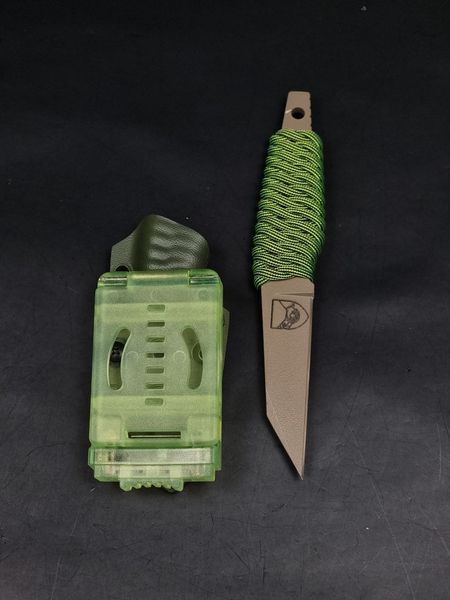 Tactical Knife "Paton" | Coyote, Green Paracord, Skull in Beret Engraving