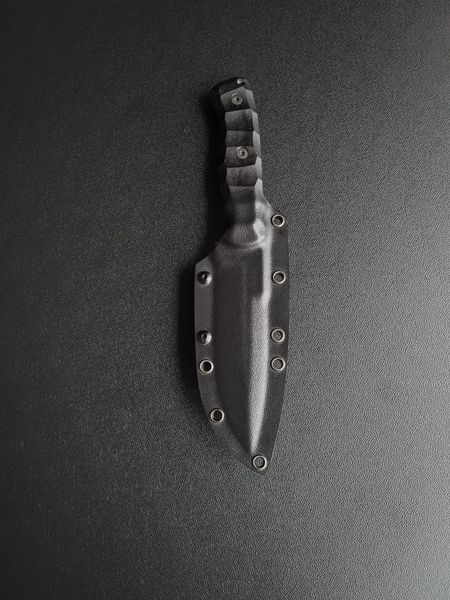 Chedrik etching - a widely versatile knife with an double-edged blade (Black handle, black scabbard)