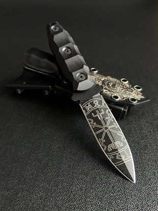 "Sirko" &ndash; A hunter's reliable partner (black polymer, black handle, black scabbard)