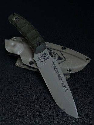 Tiger Hunter &ndash; a tourist knife for those who tame the elements and hunt for adventure (tan polymer, olive handle, colored scabbard)