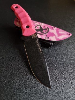 "Yarchuk" - buy a hunting knife for confident control and endurance in every movement (black polymer, pink handle, colored scabbard)