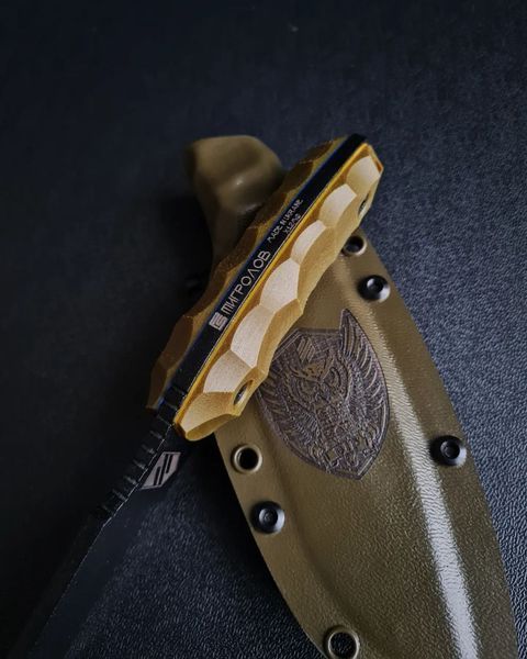 Tiger Trapper polymer black - multipurpose, compact knife (Olive handle, colored scabbard)