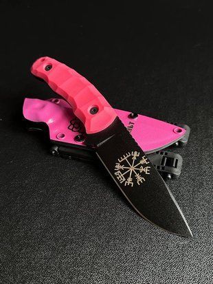 Yarchuk &ndash; a hunting knife for confident hunters and nature lovers (black polymer, pink handle, colored scabbard)